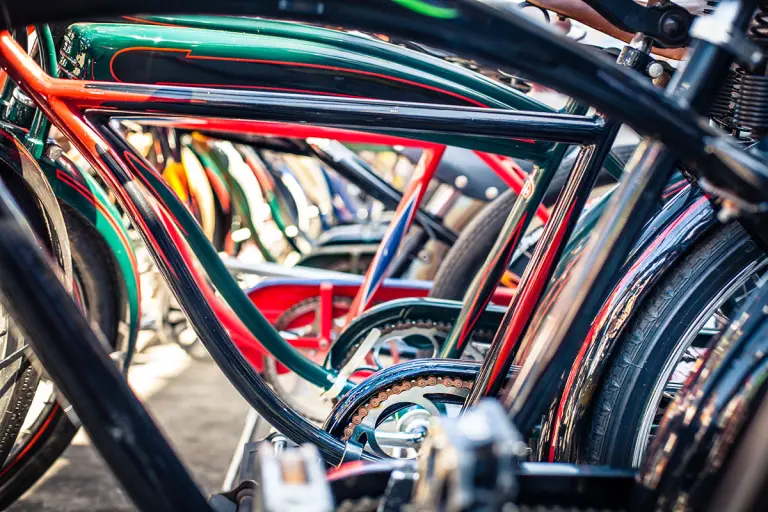 How to optimise antenna performance on a metallic device