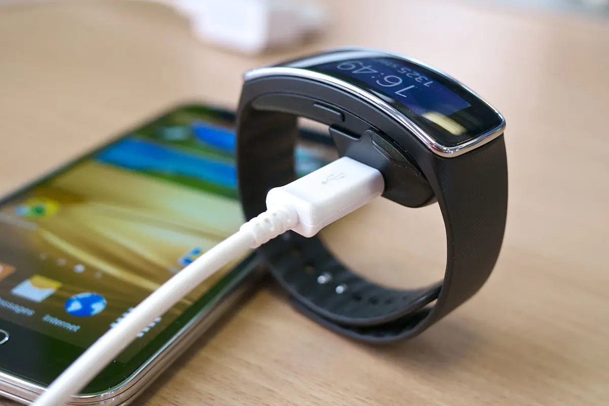 Achieving energy efficient wireless performance in smartwatches