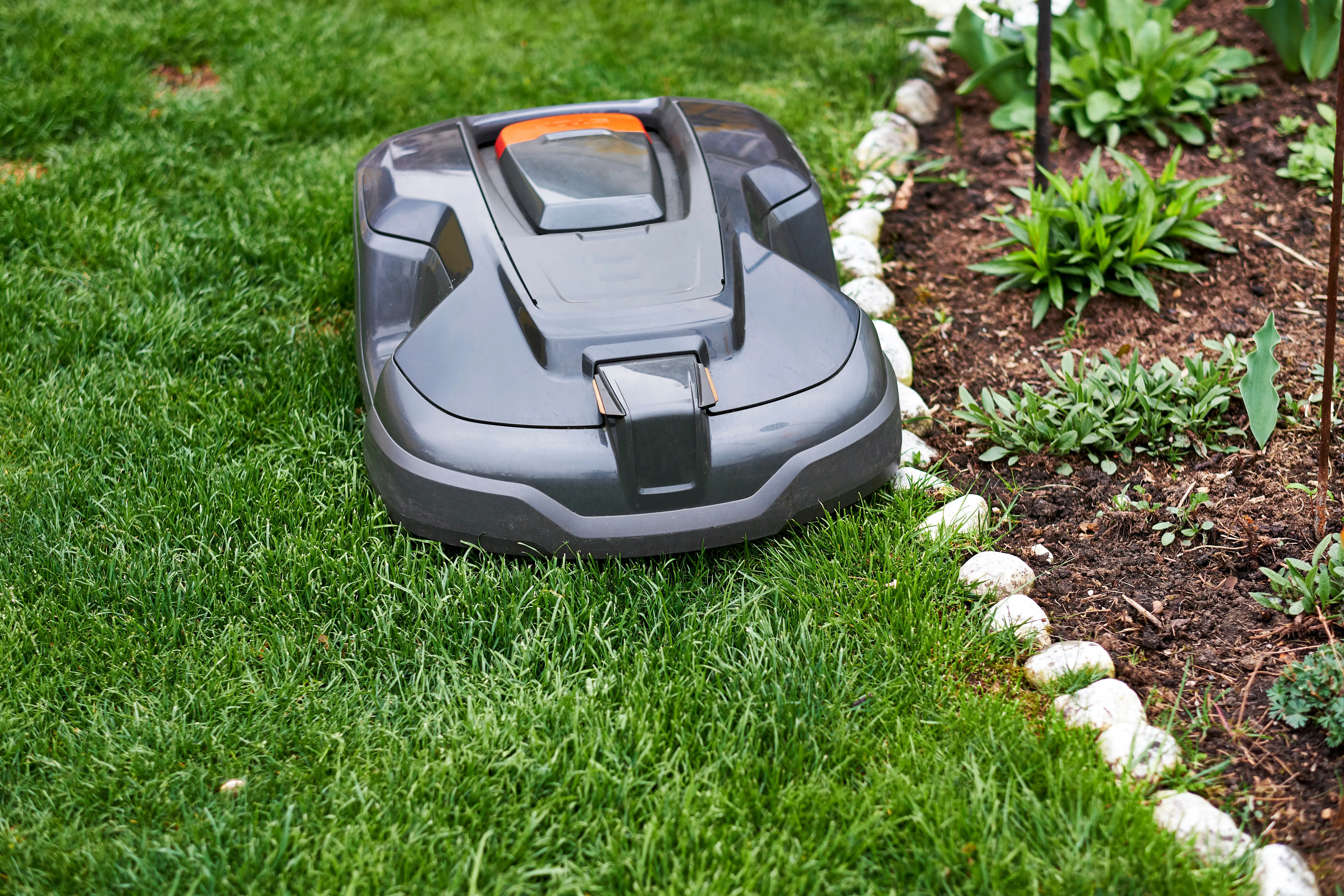 Selecting the right wireless technologies for robotic lawn mowers